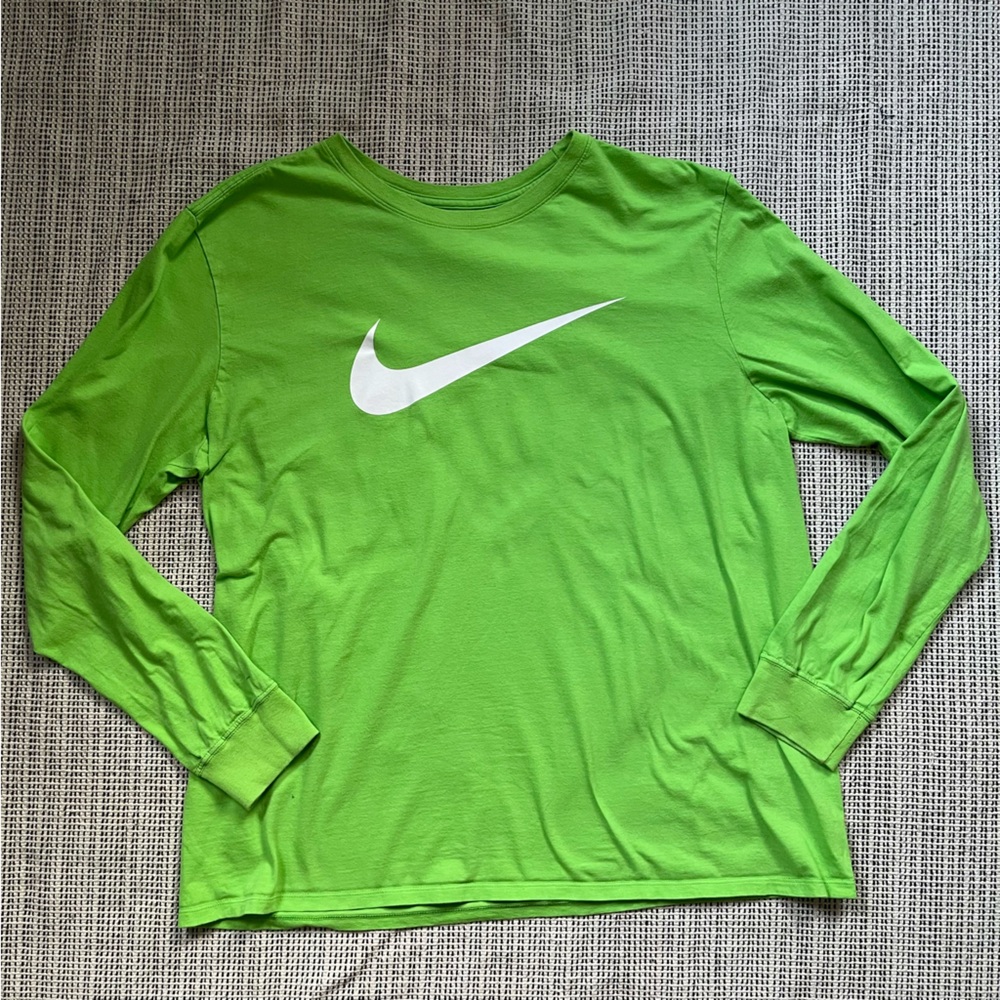 NIKE Vibrant Green Long Sleeve Crew Neck Tee with White Swoosh Logo Size XL